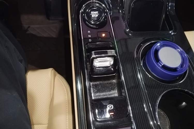 Used GAC Trumpchi E8 New Energy 2024 150km MAX+ Gear Lever