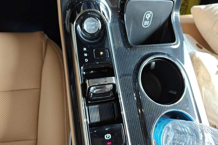 Used GAC Trumpchi E8 New Energy 2024 150km Longteng Glorious+ Gear Lever