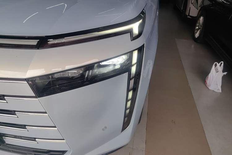 Used GAC Trumpchi E8 New Energy 2024 150km MAX+ Left Front Headlight