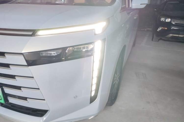 Used GAC Trumpchi E8 New Energy 2024 150km MAX+ Left Front Headlight