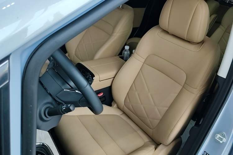 Used GAC Trumpchi E8 New Energy 2024 150km MAX+ Left Front Seat