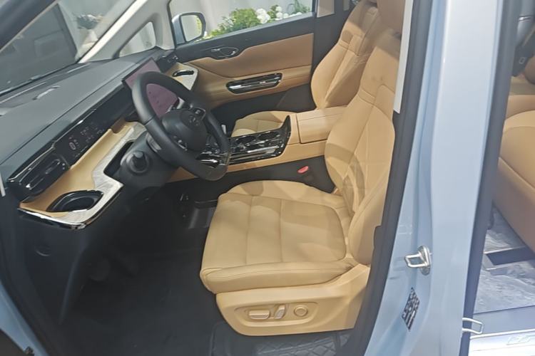 Used GAC Trumpchi E8 New Energy 2024 150km MAX+ Left Front Seat