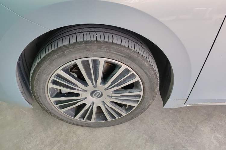 Used GAC Trumpchi E8 New Energy 2024 150km MAX+ Left Front Wheel Hub