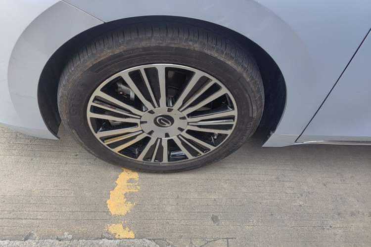 Used GAC Trumpchi E8 New Energy 2024 150km MAX+ Left Front Wheel Hub