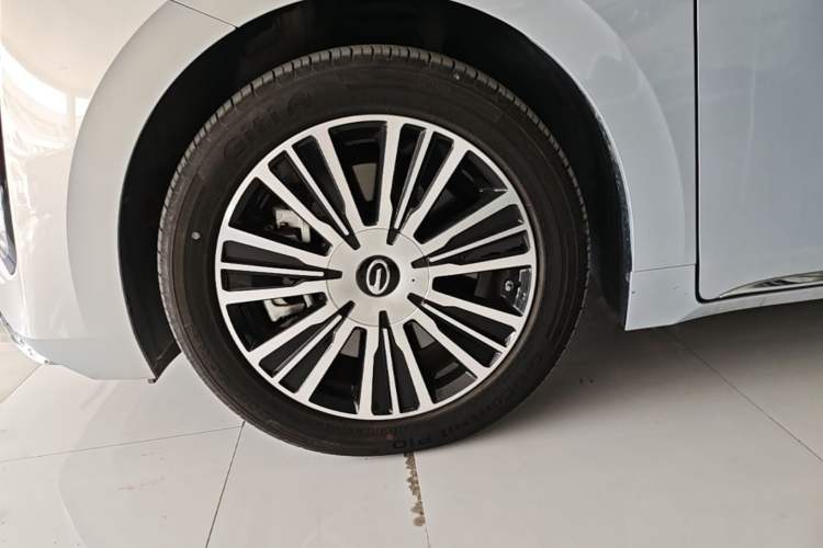 Used GAC Trumpchi E8 New Energy 2024 150km MAX+ Left Front Wheel Hub