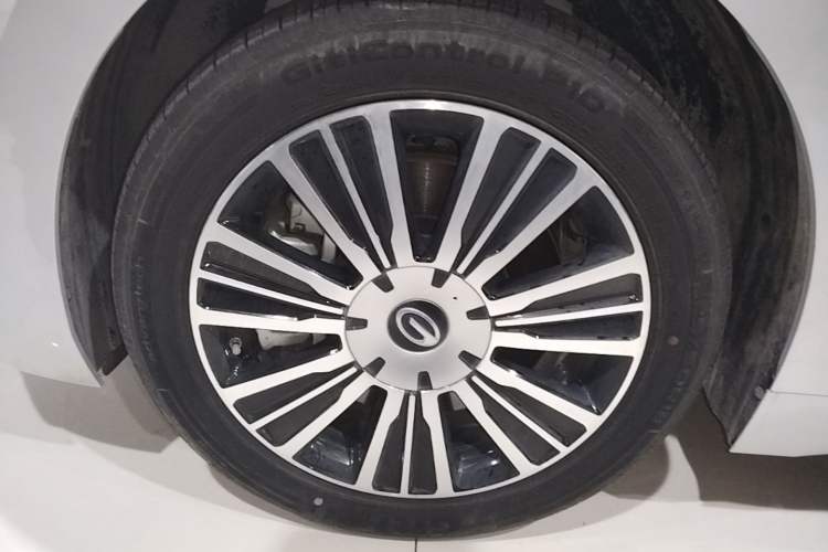 Used GAC Trumpchi E8 New Energy 2024 150km MAX+ Left Front Wheel Hub