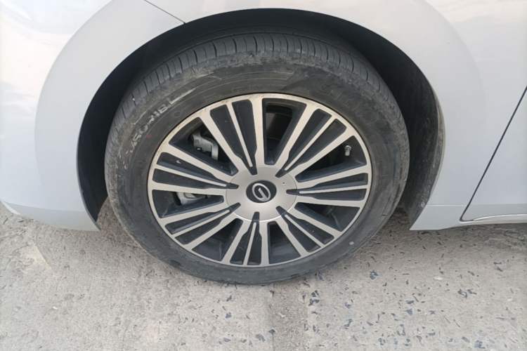Used GAC Trumpchi E8 New Energy 2024 150km MAX+ Left Front Wheel Hub