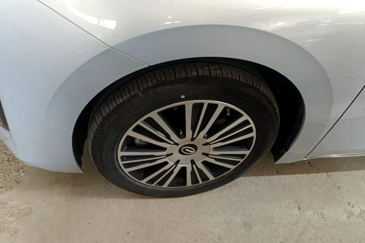 Used GAC Trumpchi E8 New Energy 2024 150km MAX+ Left Front Wheel Hub