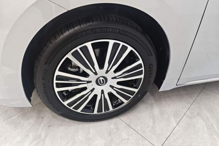Used GAC Trumpchi E8 New Energy 2024 150km MAX+ Left Front Wheel Hub