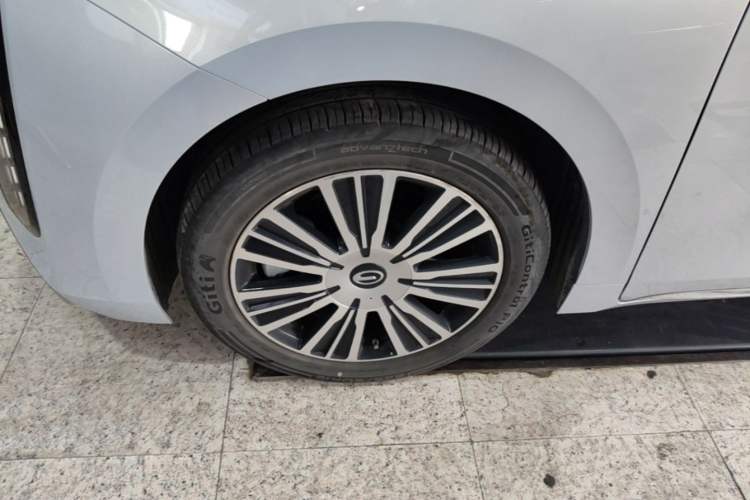 Used GAC Trumpchi E8 New Energy 2024 150km MAX+ Left Front Wheel Hub