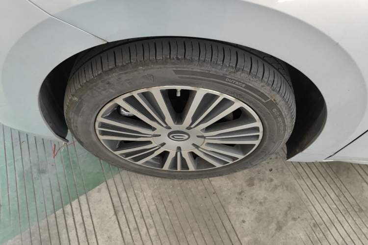 Used GAC Trumpchi E8 New Energy 2024 150km MAX+ Left Front Wheel Hub