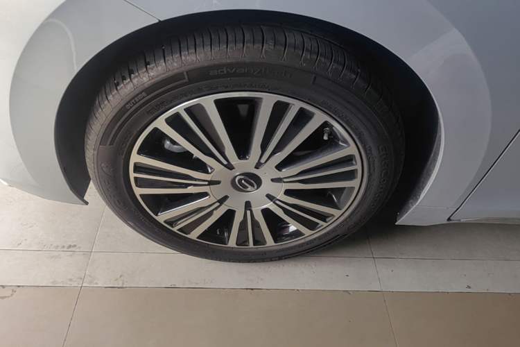 Used GAC Trumpchi E8 New Energy 2024 150km MAX+ Left Front Wheel Hub