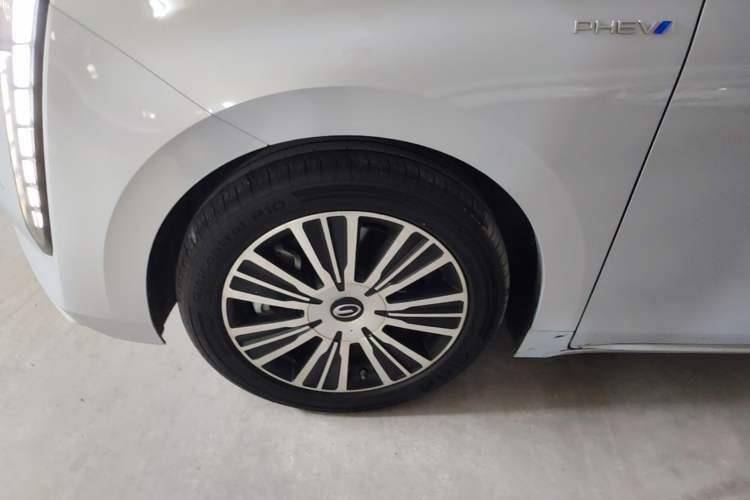 Used GAC Trumpchi E8 New Energy 2024 150km MAX+ Left Front Wheel Hub
