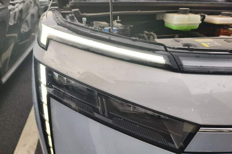 Used GAC Trumpchi E8 New Energy 2024 150km MAX+ Right Front Headlight