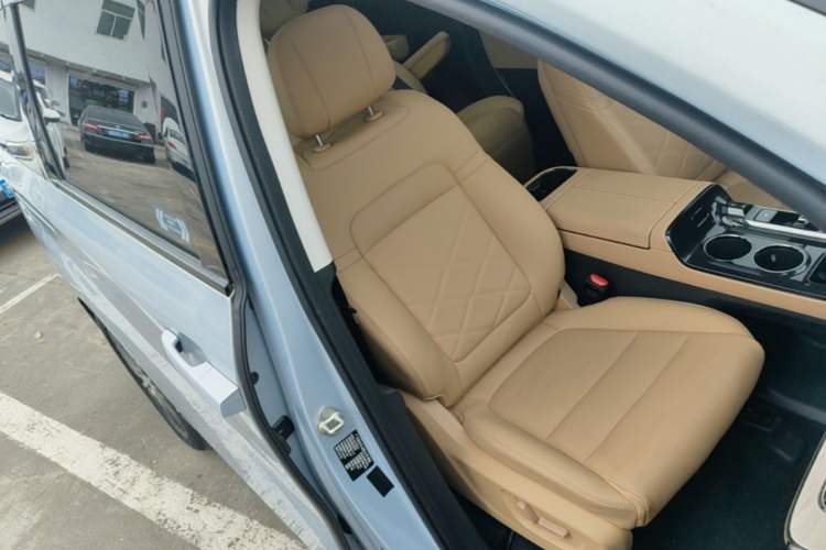 Used GAC Trumpchi E8 New Energy 2024 150km MAX+ Right Front Seat