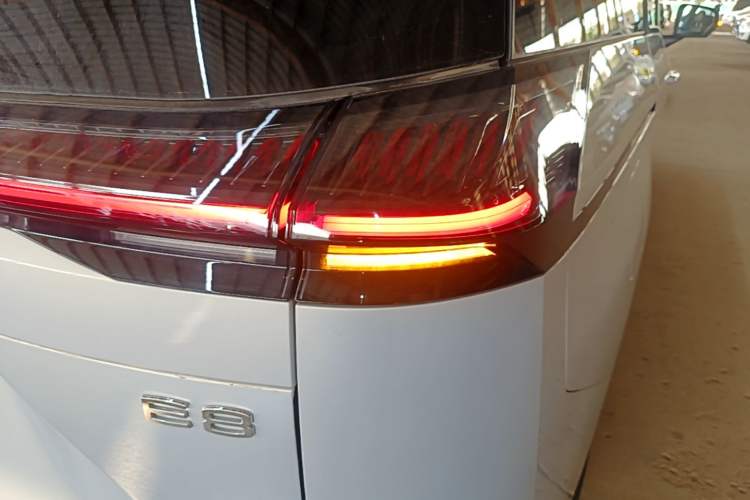 Used GAC Trumpchi E8 New Energy 2024 150km MAX+ Right Rear Taillight
