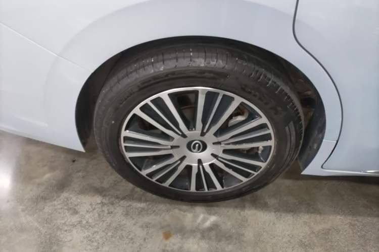 Used GAC Trumpchi E8 New Energy 2024 150km MAX+ Right Rear Wheel Hub