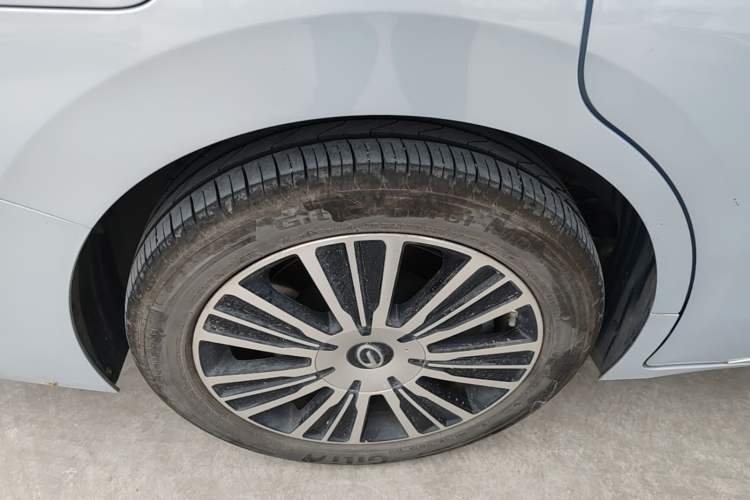 Used GAC Trumpchi E8 New Energy 2024 150km MAX+ Right Rear Wheel Hub