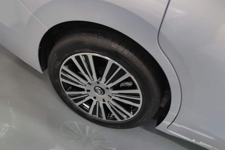 Used GAC Trumpchi E8 New Energy 2024 150km MAX+ Right Rear Wheel Hub