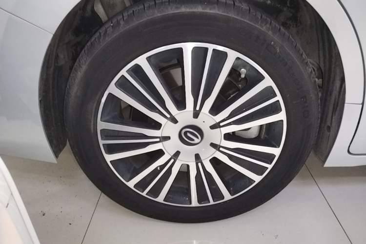 Used GAC Trumpchi E8 New Energy 2024 150km MAX+ Right Rear Wheel Hub