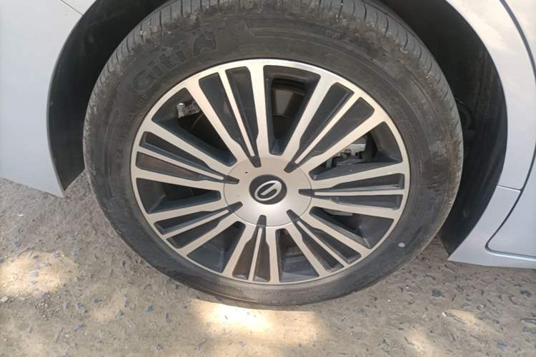 Used GAC Trumpchi E8 New Energy 2024 150km MAX+ Right Rear Wheel Hub
