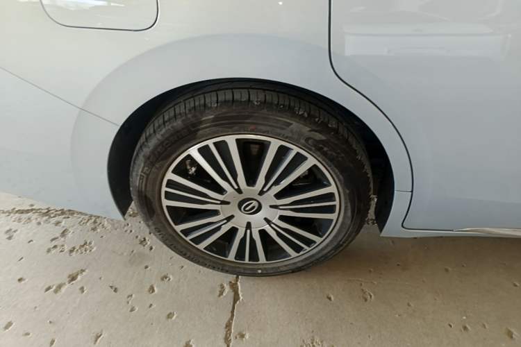 Used GAC Trumpchi E8 New Energy 2024 150km MAX+ Right Rear Wheel Hub