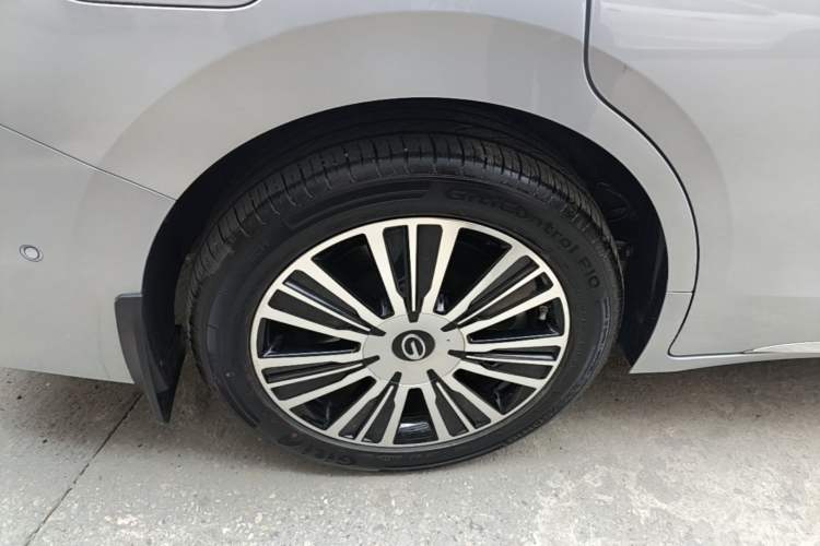 Used GAC Trumpchi E8 New Energy 2024 150km MAX+ Right Rear Wheel Hub