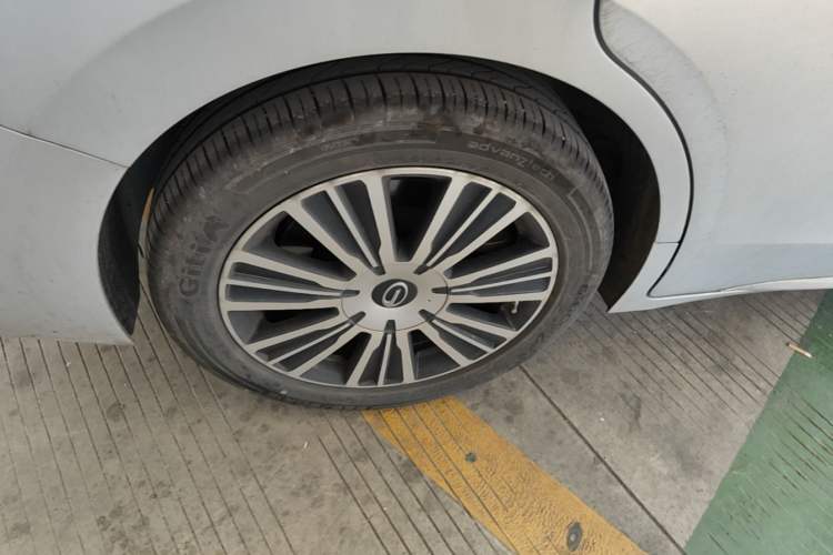 Used GAC Trumpchi E8 New Energy 2024 150km MAX+ Right Rear Wheel Hub
