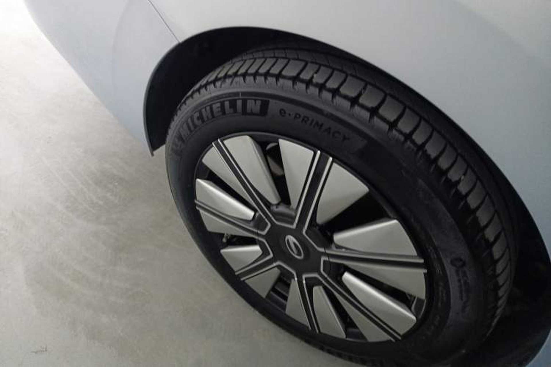 Used GAC Trumpchi E8 New Energy 2024 150km Dragon Roar Starry Night+ Right Rear Wheel Hub