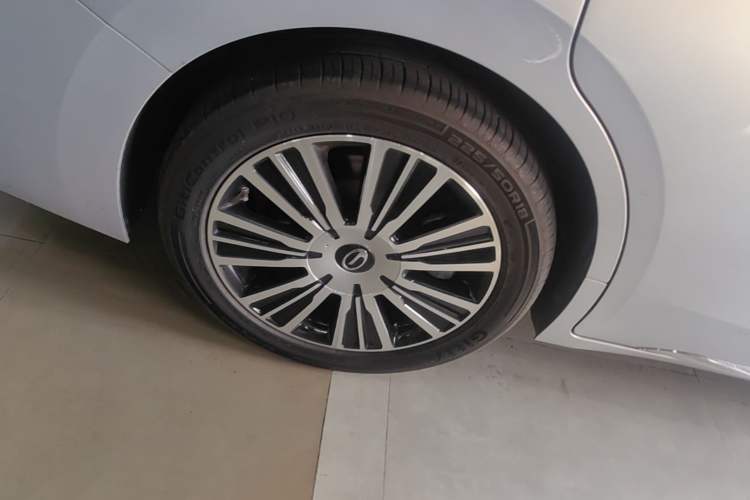 Used GAC Trumpchi E8 New Energy 2024 150km MAX+ Right Rear Wheel Hub