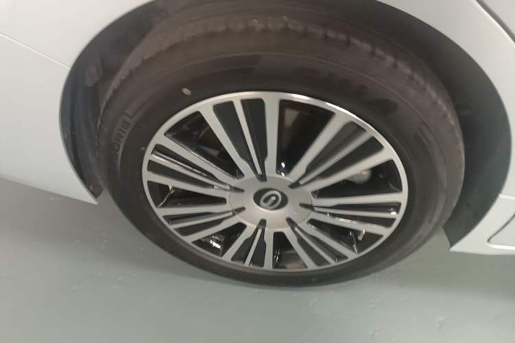 Used GAC Trumpchi E8 New Energy 2024 150km MAX+ Right Rear Wheel Hub