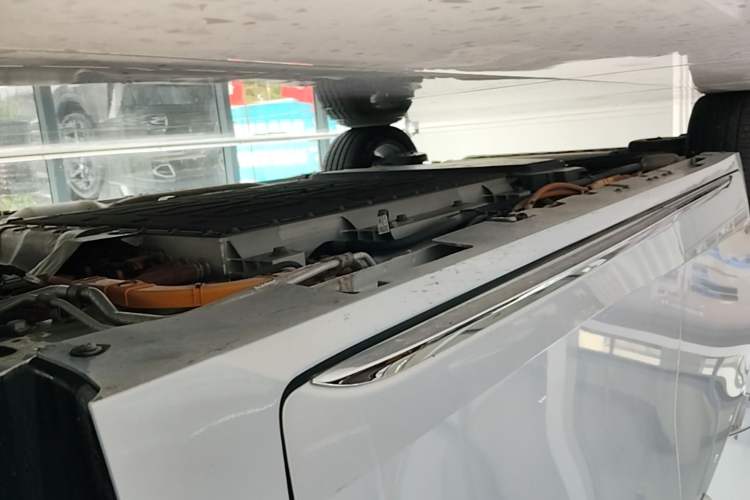 Used GAC Trumpchi E8 New Energy 2024 150km MAX+ Right Side Sill