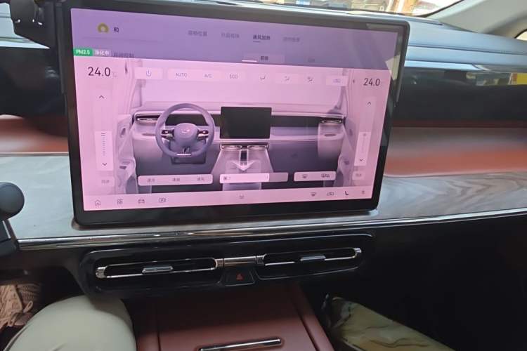 Used GAC Trumpchi E8 New Energy 2024 150km MAX+ Audio And AC Panel
