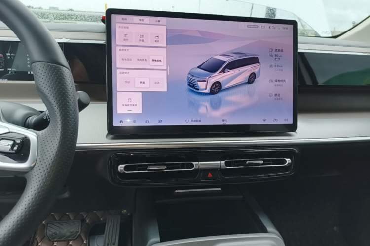 Used GAC Trumpchi E8 New Energy 2024 150km PRO Audio And AC Panel
