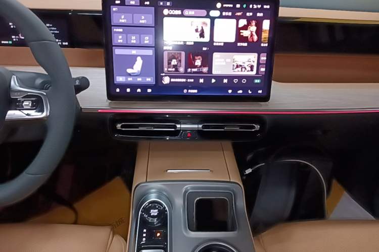 Used GAC Trumpchi E8 New Energy 2024 150km Longteng Glorious+ Audio And AC Panel