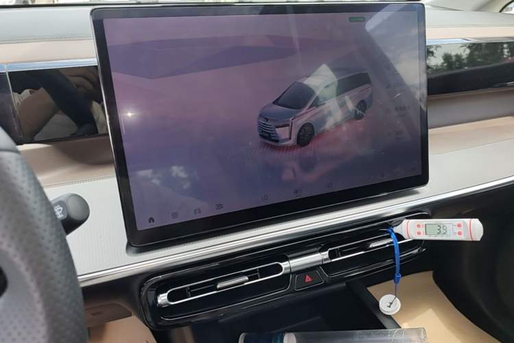 Used GAC Trumpchi E8 New Energy 2024 150km PRO Audio And AC Panel