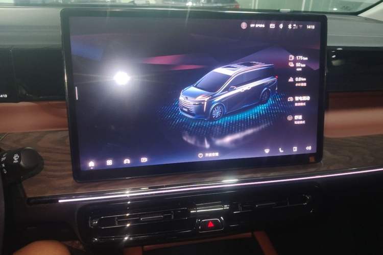 Used GAC Trumpchi E8 New Energy 2024 150km Dragon Roar Starry Night+ Audio And AC Panel