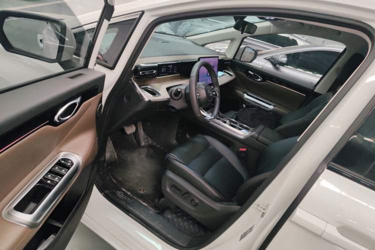 Used GAC Trumpchi E8 New Energy 2024 150km MAX Driver Seat