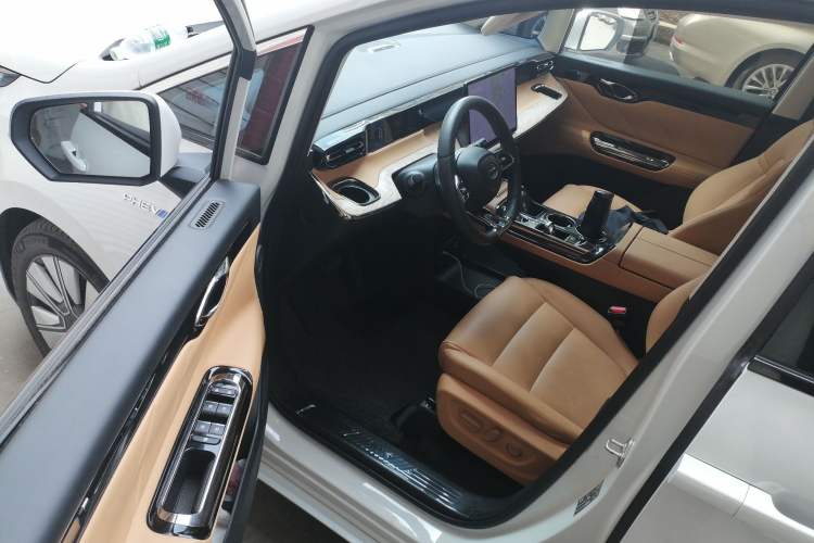 Used GAC Trumpchi E8 New Energy 2024 150km Longteng Glorious+ Driver Seat