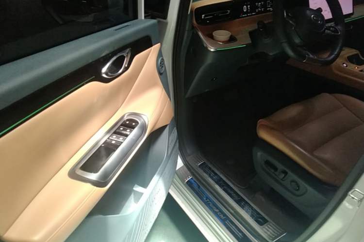 Used GAC Trumpchi E8 New Energy 2024 150km MAX Driver Seat