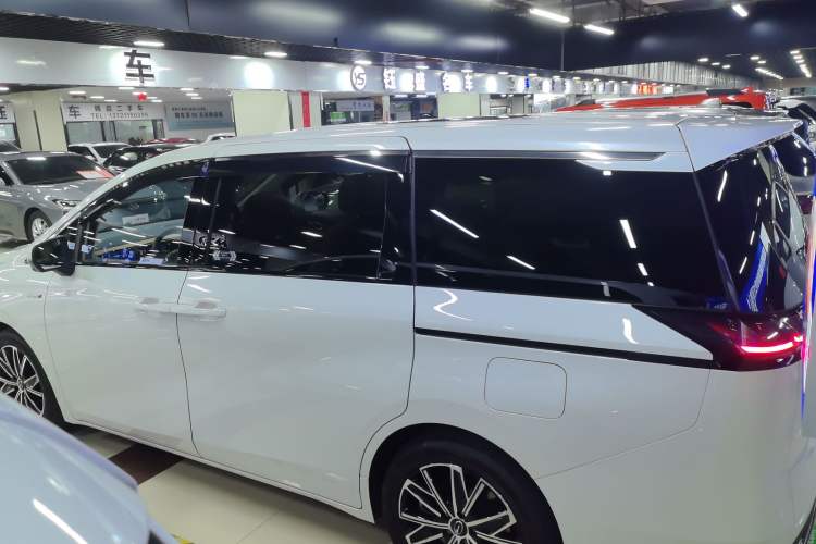 Used GAC Trumpchi E8 New Energy 2024 150km MAX Exterior 3