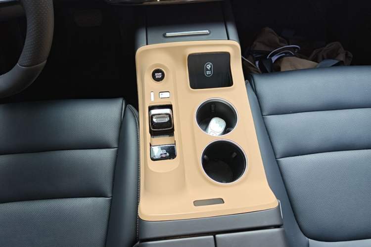 Used GAC Trumpchi E8 New Energy 2024 150km MAX Gear Lever