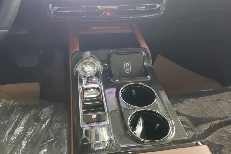 Used GAC Trumpchi E8 New Energy 2024 150km Dragon Roar Starry Night+ Gear Lever