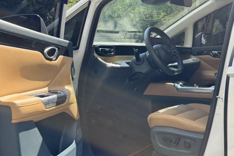 Used GAC Trumpchi E8 New Energy 2024 150km MAX Interior 1