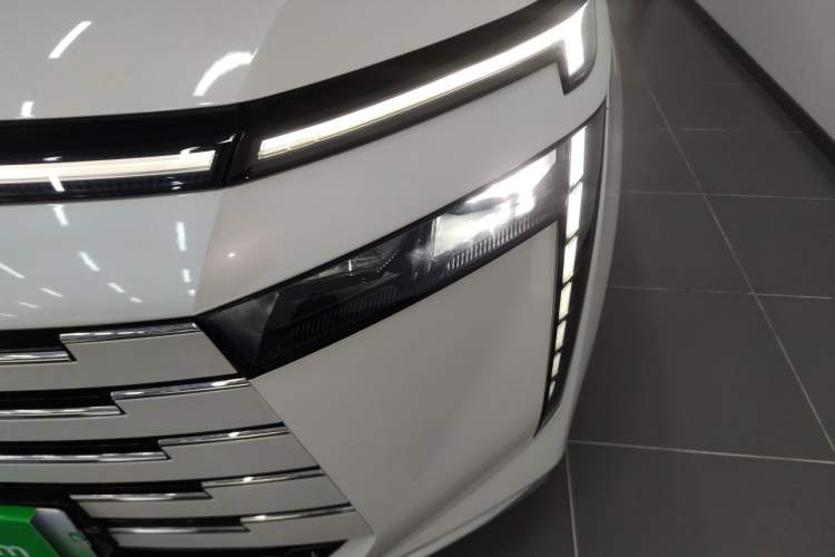 Used GAC Trumpchi E8 New Energy 2024 150km MAX Left Front Headlight