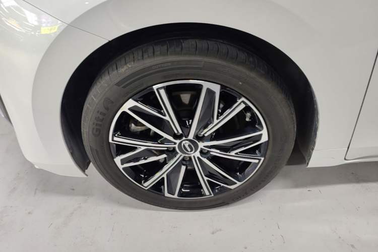Used GAC Trumpchi E8 New Energy 2024 150km PRO Left Front Wheel Hub