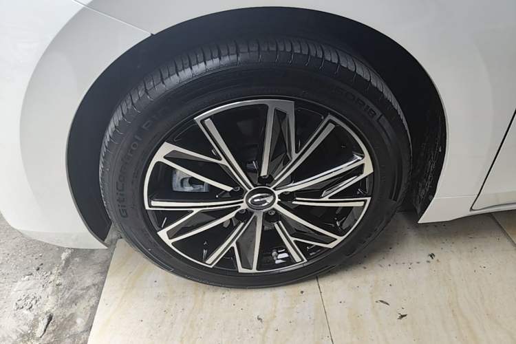 Used GAC Trumpchi E8 New Energy 2024 150km MAX Left Front Wheel Hub