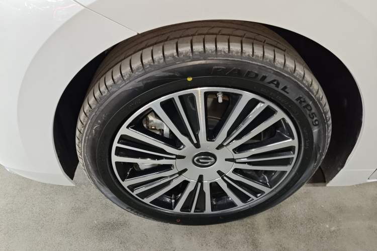 Used GAC Trumpchi E8 New Energy 2024 150km MAX+ Left Front Wheel Hub
