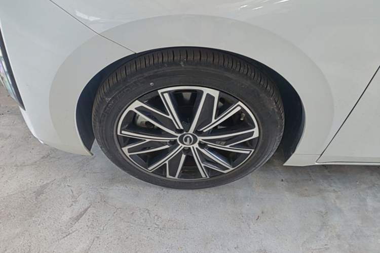 Used GAC Trumpchi E8 New Energy 2024 150km MAX Left Front Wheel Hub