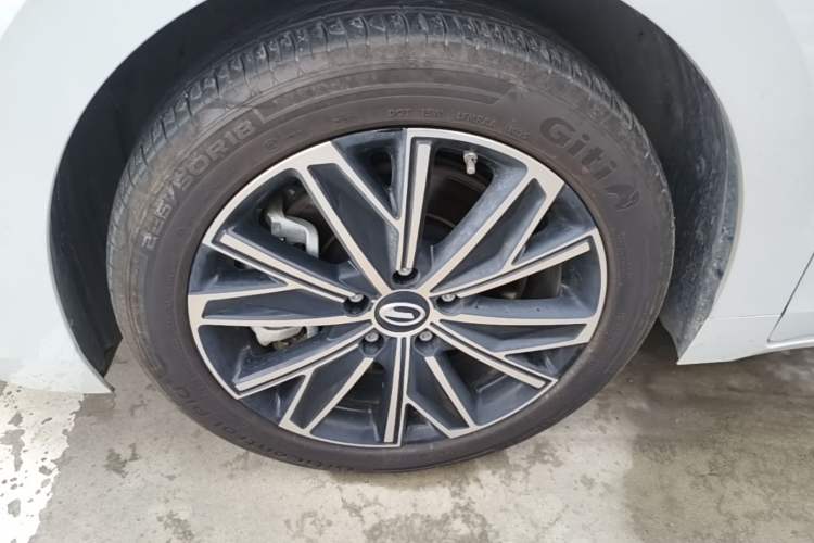 Used GAC Trumpchi E8 New Energy 2024 150km PRO Left Front Wheel Hub
